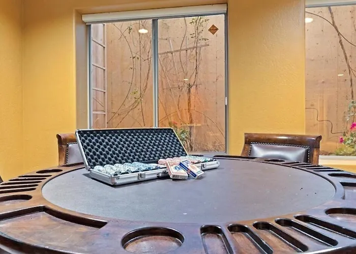 Massive North Scottsdale 6 Bdrm W Oasis Backyard *