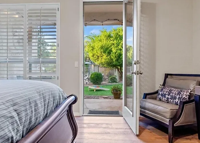 Massive North Scottsdale 6 Bdrm W Oasis Backyard